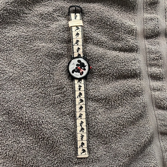 Vintage Lorus Quartz Mickey on Film 🎥 watch - Picture 2 of 5